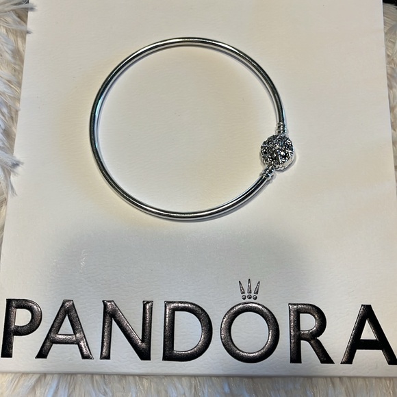 Pandora Moments Sparkling Snowflake Clasp Bangle* Sterling Silver brand new - Picture 2 of 3